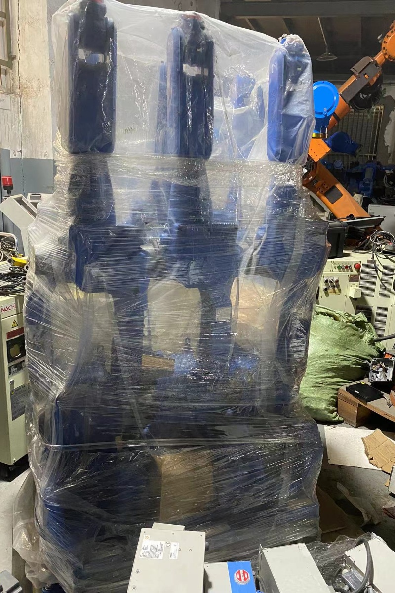 YR-UP6-A00 Used Yaskawa Robot(with positioner and welding gun)