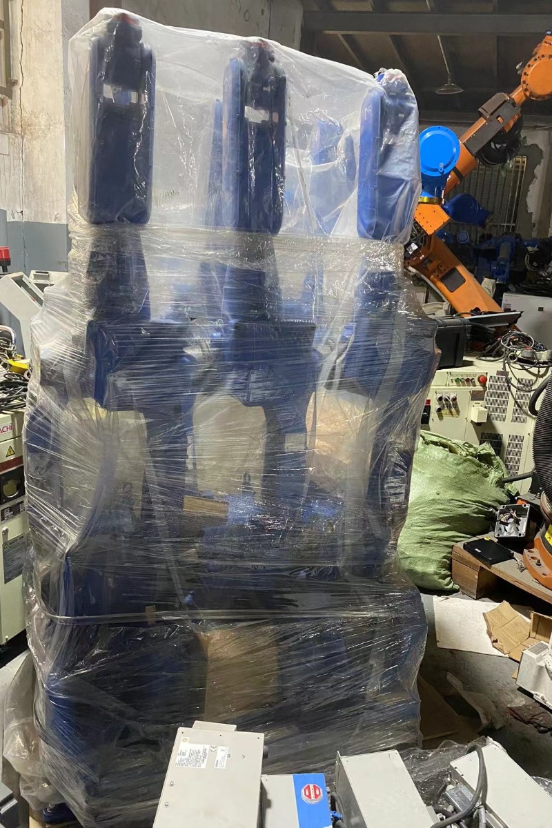 YR-UP6-A00 Used Yaskawa Robot(with positioner and welding gun)