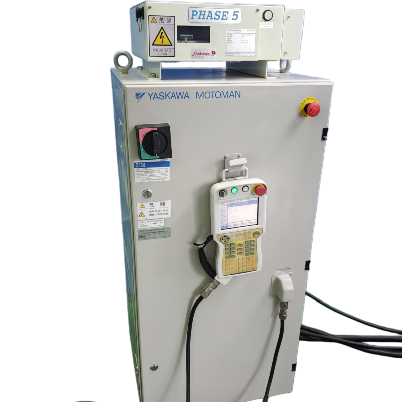 DX100/ES165D Used Yaskawa Spot Welding Robot