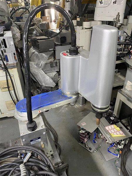 YK400XH Used Yamaha Robot